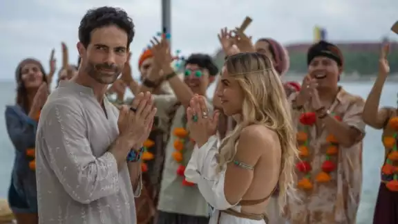 Dos actores que participaban como extras en la película ‘Noche de Bodas’, dirigida por Benavides, sufrieron un incidente en una playa de Oaxaca Dos actores que participaban como extras en la película ‘Noche de Bodas’, dirigida por Benavides, sufrieron un incidente en una playa de Oaxaca
