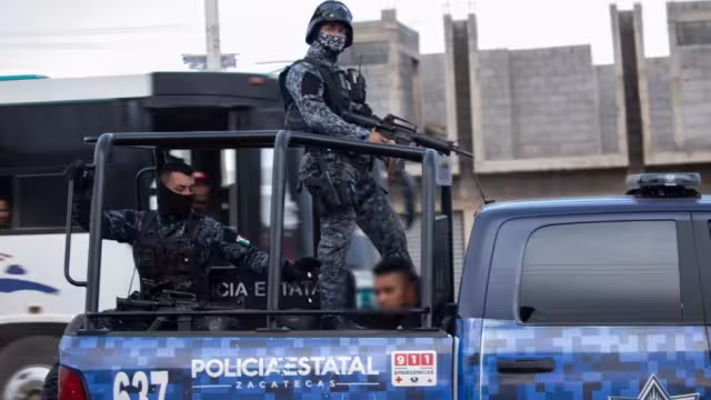 Colgados de un puente, 10 personas fueron localizadas la mañana de este jueves en el municipio de Ciudad Cuauhtémoc, Zacatecas.