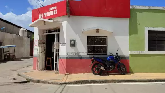 Autoridades prevén que lugareños intentarán ingresar bebidas alcohólicas adquiridas en los municipios vecinos Autoridades prevén que lugareños intentarán ingresar bebidas alcohólicas adquiridas en los municipios vecinos