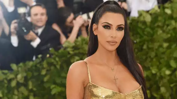 Kim Kardashian está dispuesta a comer caca para mantenerse joven Kim Kardashian está dispuesta a comer caca para mantenerse joven