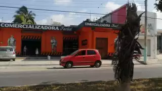 El sujeto intentaba robar un maquina de duplicado de llaves