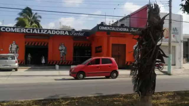 El sujeto intentaba robar un maquina de duplicado de llaves