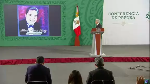 AMLO manda poner canción de Marco Antonio Muñiz: “Lamento Borincano”. "Qué voz de este señor", dice el presidente. AMLO manda poner canción de Marco Antonio Muñiz: “Lamento Borincano”. "Qué voz de este señor", dice el presidente.