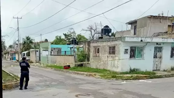 La zona en donde fue encontrado el cuerpo fue debidamente acordonada por elementos policiales La zona en donde fue encontrado el cuerpo fue debidamente acordonada por elementos policiales