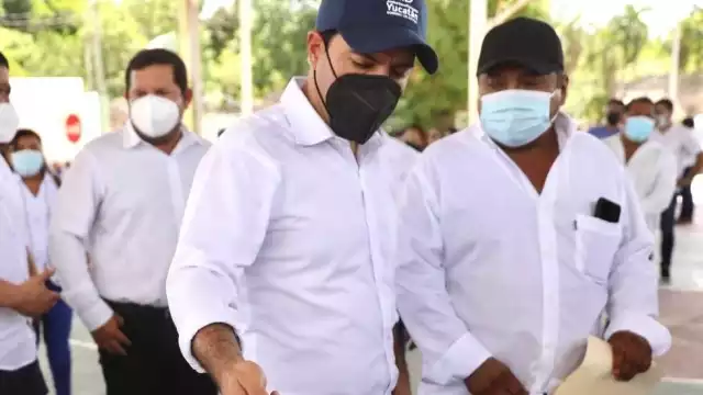 Vila Dosal se encuentra de gira por el municipio de Tixcacalcupul