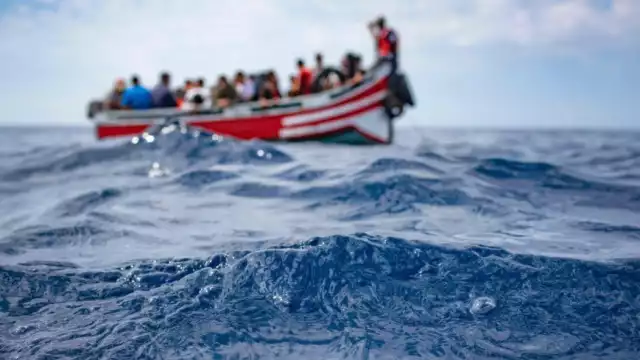 Cerca de 300 migrantes rescatados en España cuando llegaban a las Islas Canarias