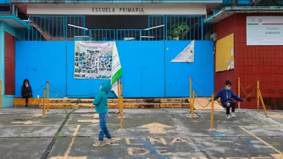 El 30 de agosto los niños, niñas, jóvenes, docentes y personal educativo en México regresarán a clases presenciales, reiteró este jueves Delfina Gómez, titular de la Secretaría de Educación Pública
