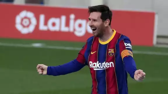 Messi anotó dos goles y Barcelona se llevó la victoria ante el Valencia Messi anotó dos goles y Barcelona se llevó la victoria ante el Valencia