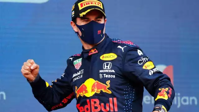 Los pilotos de Red Bull, Checo Pérez y Verstappen, lograron el 1-3