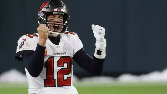 Tom Brady contrajo COVID-19 tras desfile de Super Bowl de Buccaneers