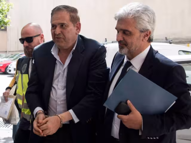 El empresario llegó al acuerdo luego de ser deportado a México para su arresto