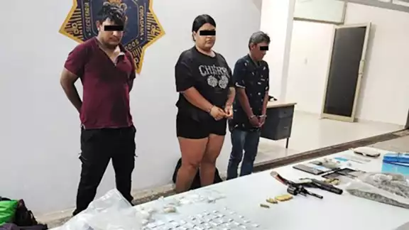 PEP detiene a dos hombres y una mujer con armas y droga en Palizada PEP detiene a dos hombres y una mujer con armas y droga en Palizada