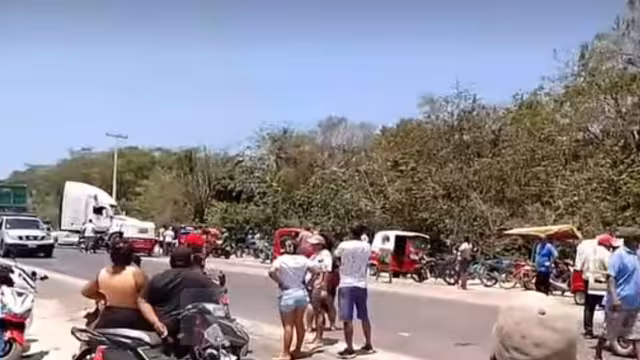 Habitantes de Nuevo Progreso y San Antonio Cárdenas mantienen el bloqueo de la carretera federal 180 hasta recibir un compromiso tangible de la CFE