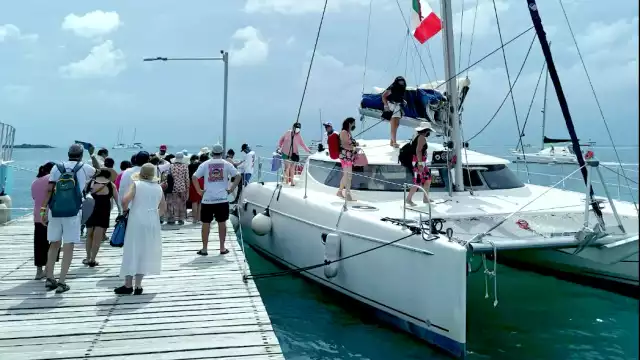 Touroperadores han optado por usar muelles particulares con menores tarifas