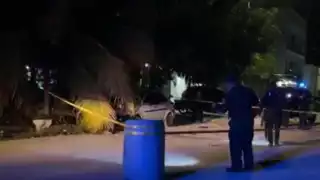 Motociclistas disparan contra un auto estacionado en Tulum