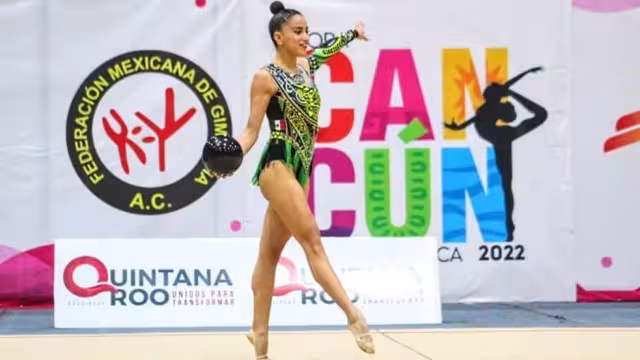 Más de 300 gimnastas de toda la república participan en esta competencia.