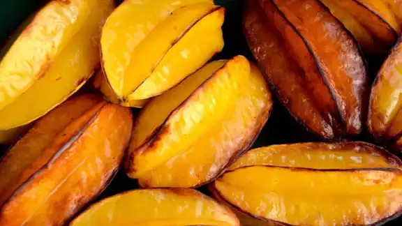 La carambola es rica en potasio y otros minerales como Calcio