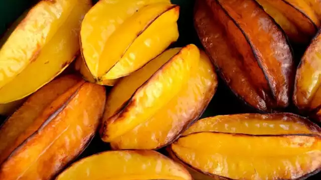 La carambola es rica en potasio y otros minerales como Calcio