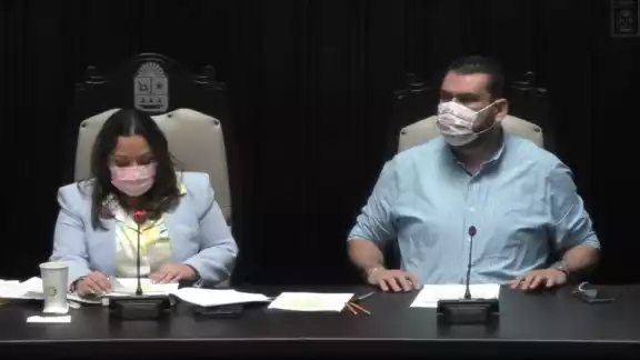 Los diputados votaron de viva voz su decisión Los diputados votaron de viva voz su decisión