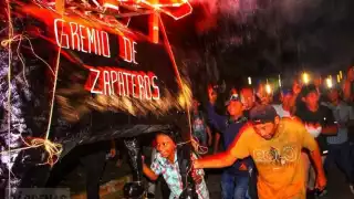 La simbólica quema del diablo se realiza desde hace muchos años durante las festividades religiosas