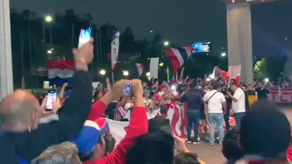 Todo comenzó con una charla entre jugadores y afición Todo comenzó con una charla entre jugadores y afición