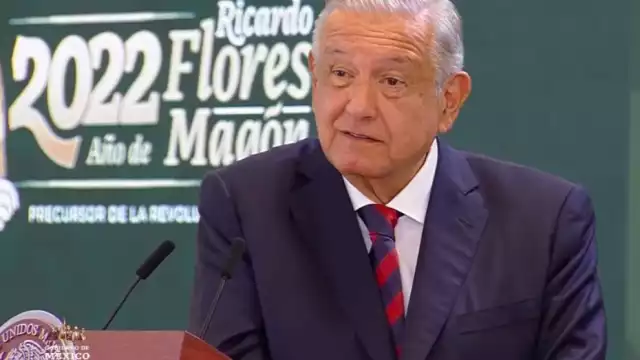 AMLO anuncia convocatoria para médicos especialistas