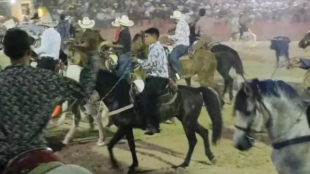 La novia de Jared Baas compartió un motivo mensaje en su cuenta de Facebook