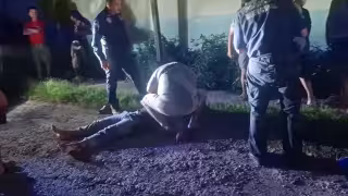 Pareja en motocicleta derrapa y resulta gravemente herida en la Mérida–Campeche