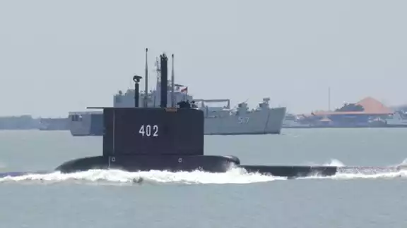 Tras desplegar aviones, barcos y cientos de militares, las autoridades de Indonesia concluyeron la búsqueda del submarino Tras desplegar aviones, barcos y cientos de militares, las autoridades de Indonesia concluyeron la búsqueda del submarino