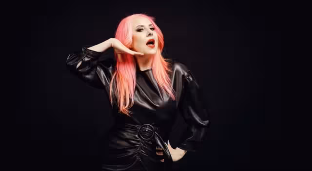 María Daniela, vocalista de Sonido Lasser, se recupera en casa tras ser hospitalizada por un virus respiratorio