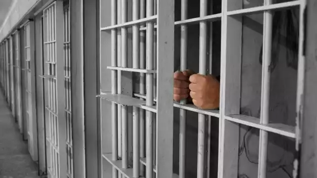 El hombre recibió una amonestación pública y el pago de la reparación del daño