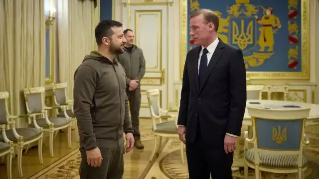 Jake Sullivan y Zelenski se reunieron en Kiev donde dialogaron sobre los ataques de Rusia