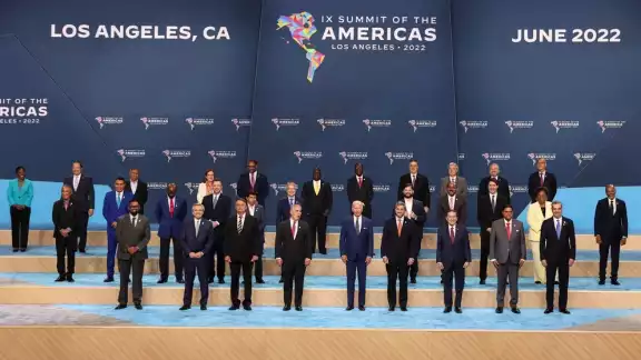 20 países firmaron la Declaración de Los Ángeles en el último día de la Cumbre de las Américas. Foto: Reuters 20 países firmaron la Declaración de Los Ángeles en el último día de la Cumbre de las Américas. Foto: Reuters