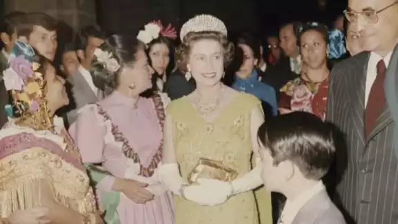 La Reina Isabel fue recibida con un desfile y una ceremonia en el Zócalo de la CDMX La Reina Isabel fue recibida con un desfile y una ceremonia en el Zócalo de la CDMX