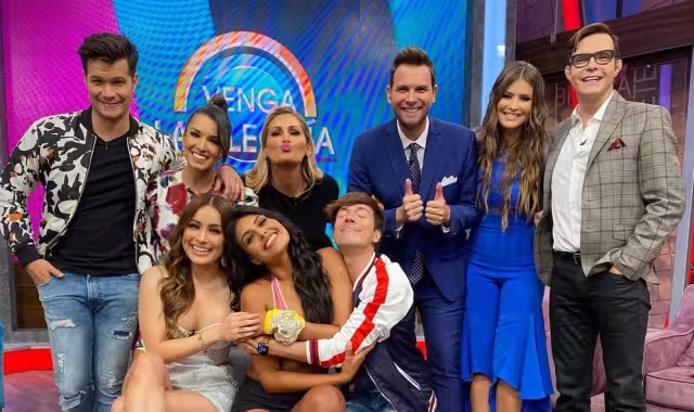 El conductor William Valdés mencionó el nombre de “Despierta en América” en plena transmisión en vivo de VLA