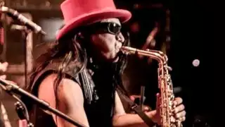 Mejor conocido como “Sax”, integrante del grupo musical “Maldita Vecindad", después haber sido diagnosticado con COVID-19.