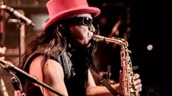 Mejor conocido como “Sax”, integrante del grupo musical “Maldita Vecindad", después haber sido diagnosticado con COVID-19. Mejor conocido como “Sax”, integrante del grupo musical “Maldita Vecindad", después haber sido diagnosticado con COVID-19.