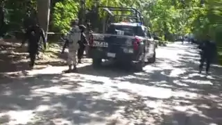 Tras el ataque armado en Tulum donde murió una persona y un niño fue herido por una bala perdida, policías buscaron sin éxito a los responsables