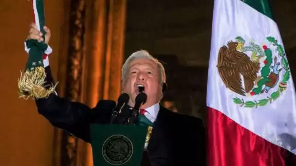 AMLO dio su cuarto Grito de Independencia desde Palacio Nacional.
