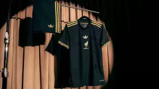 Regresa el jersey negro