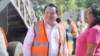Joaquín Díaz Mena celebra avances en bacheo de calles en Yucatán