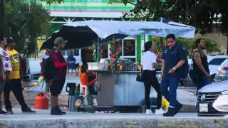 Urbanista asegura que el comercio informal compromete el espacio público y salud laboral