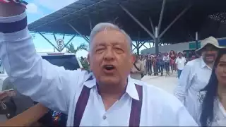 AMLO fue recibido con alegría y ovaciones en la estación del Tren Maya en Cancún