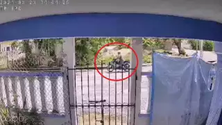 Una motocicleta Italika 125 azul fue robada a plena luz del día en la colonia Las Brisas, Champotón.