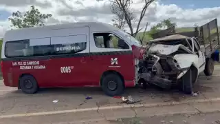 Fuerte accidente en la vía Hopelchén-Bolonchén; involucra a personal de maquiladora