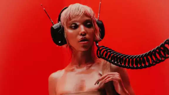 FKA Twigs preocupó a sus seguidores en México tras el anuncio de conciertos cancelados