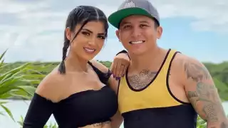 Kimberly Flores, cantante y esposa de Edwin Luna, es hospitalizada de emergencia