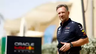 El británico sale de la escudería austriaca en medio de la polémica y especulaciones