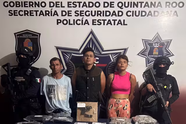 Fue durante una revisión preventiva que las autoridades encontraron las sustancias en los bolsos de los detenidos