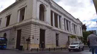 Vestíbulo del teatro  José Peón Contreras de Mérida reabre con exposiciones y una tienda de artesanías